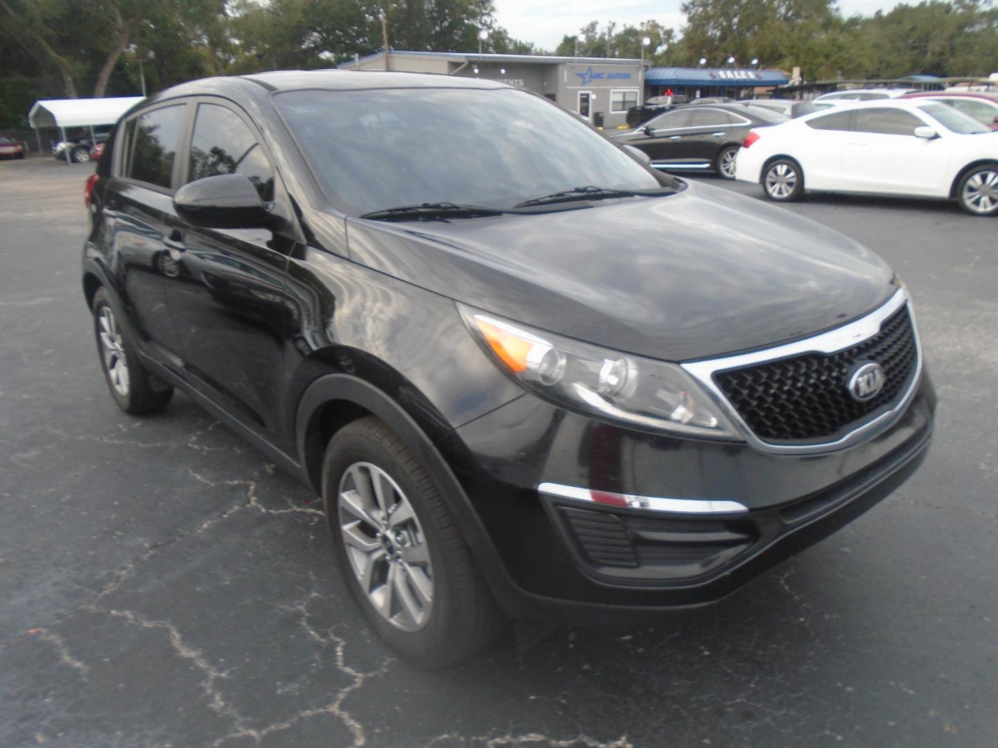 2016 Kia Sportage LX FWD (KNDPB3AC2G7) with an 2.4L V6 DOHC 24V engine, 6-Speed Automatic transmission, located at 6112 N Florida Avenue, Tampa, FL, 33604, (888) 521-5131, 27.954929, -82.459534 - Photo#2